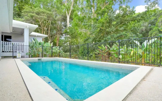 Palm Cove Studio Apartments