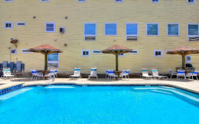 Beachgate CondoSuites and Oceanfront Resort