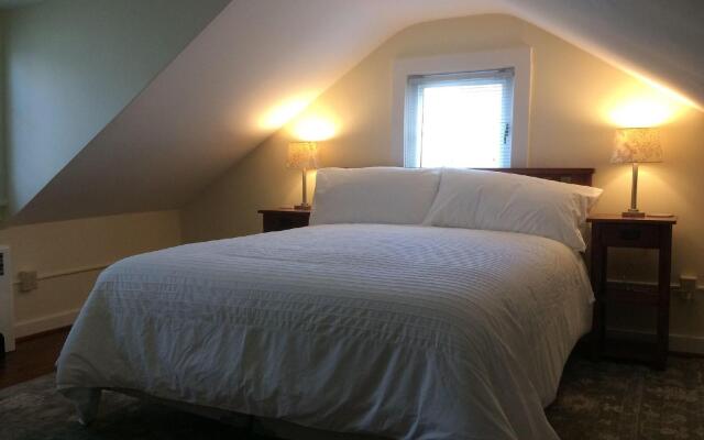 The Tawsty Flower Bed & Breakfast