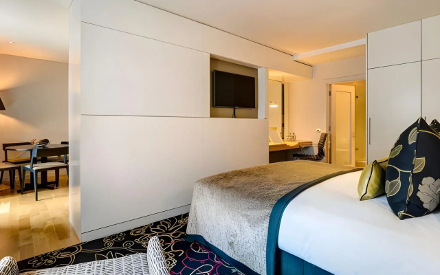 Apex Temple Court Hotel
