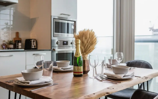 QuickStay - Upscale Condo (Lake View)