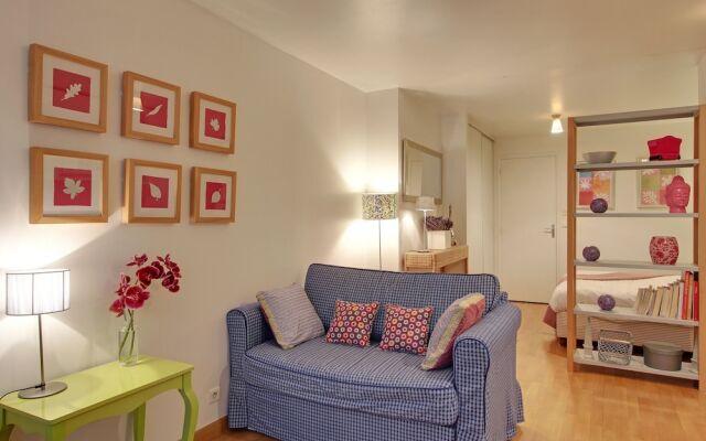 S09278 - Studio with patio for 3 people, Grand Boulevards