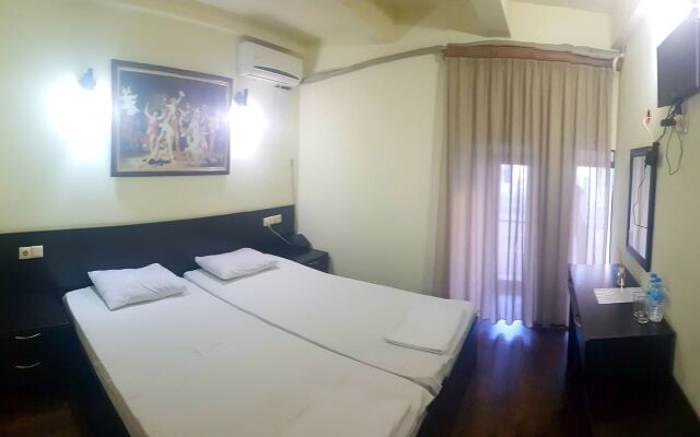 Voyage Hotel