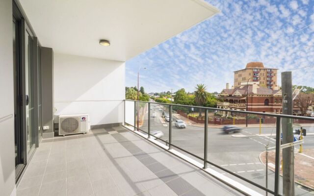 Stylish Modern Ecco Complex