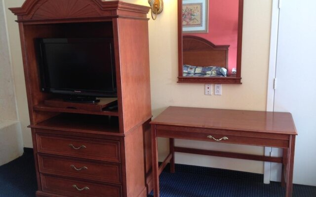 Hometowner Inn And Suites