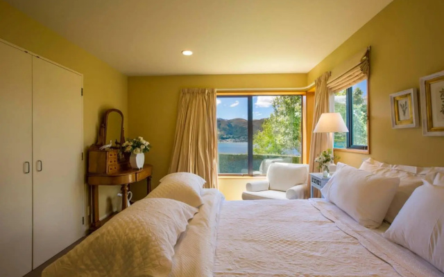 The perfect retreat- 139 on Peninsula – Guest Rooms – Queenstown