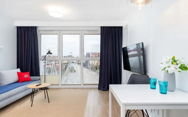 Marine Apartment 9B by Renters