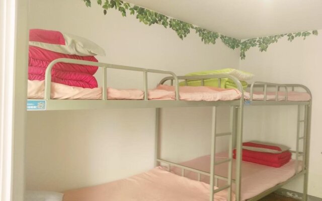 SevenColor Space Hostel