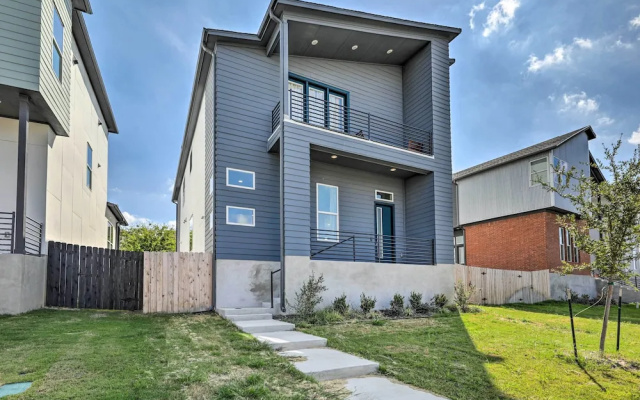 Luxurious & Spacious Austin Home ~ 8 Mi to Dtwn!