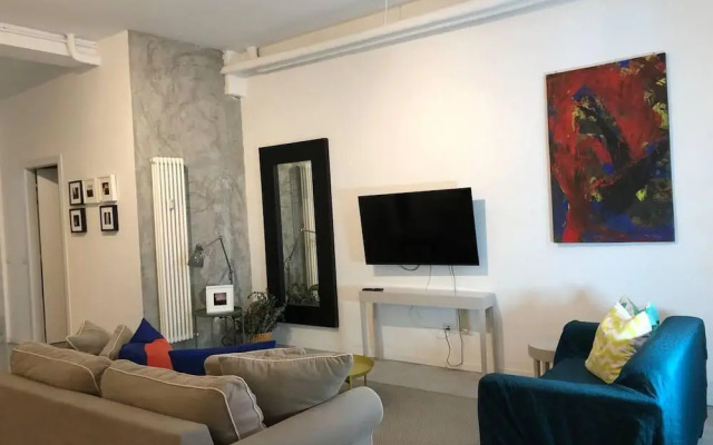 Inviting 2-bed Apartment in Milano