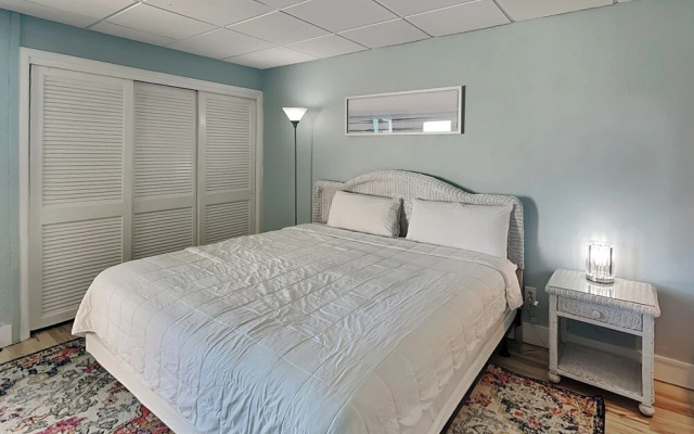 Sugar Beach #C27 - Going Panama