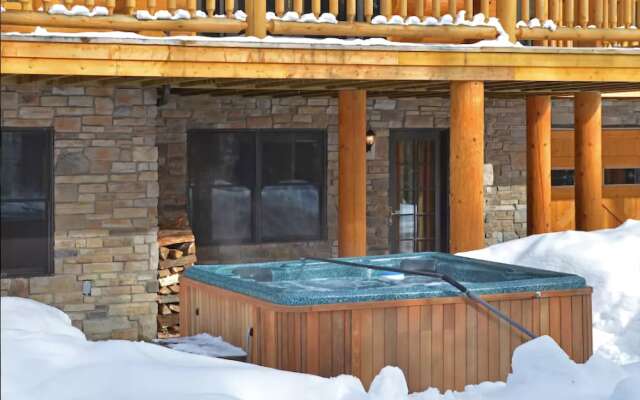 Chalet Four Bears