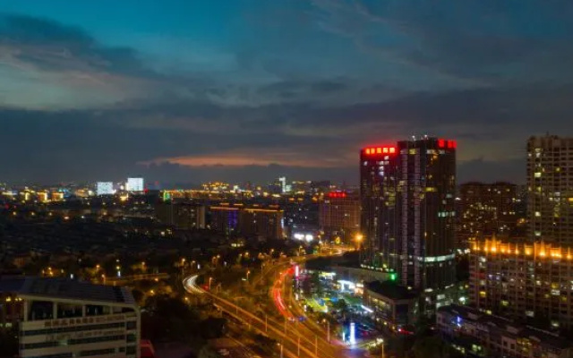 Elong Anyun Hotel (Zhangjiagang Downtown Zhangjiagang Bus Terminal) – Outside – Suzhou