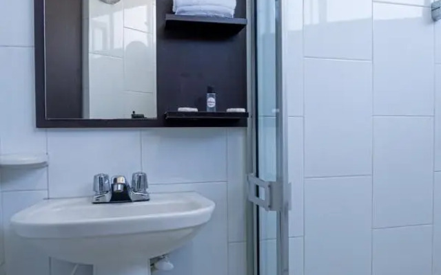 ICON 48 Luxury Apartasuites