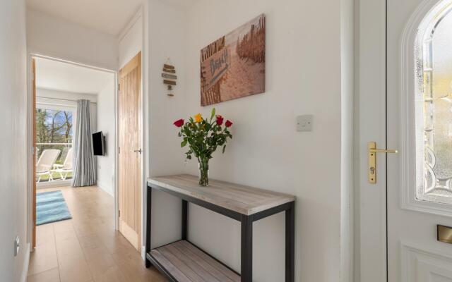 Coedrath Park 20 - Modern Apartment Close to the Beach