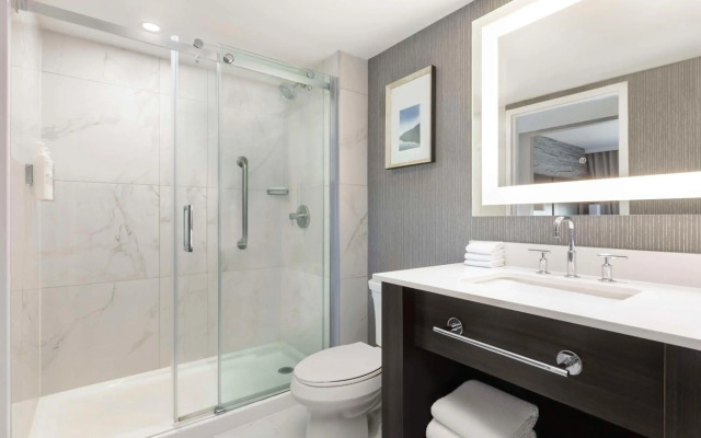Embassy Suites by Hilton Toronto Airport