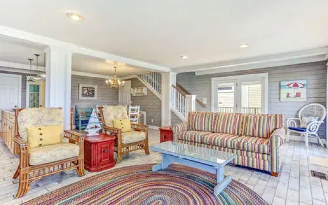 2282 South Fletcher