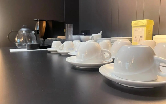 Sonnenaufgang über den Prater - Pool am Dach