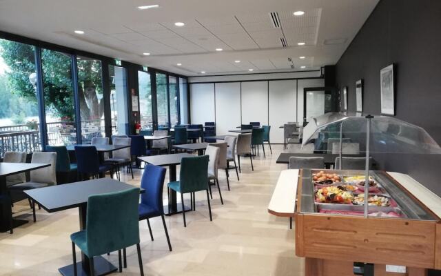 La Chartreuse Logis Hotel Restaurant