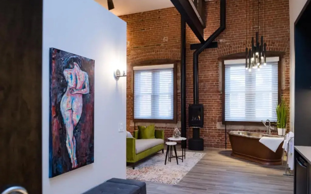 48 King West Boutique Hotel