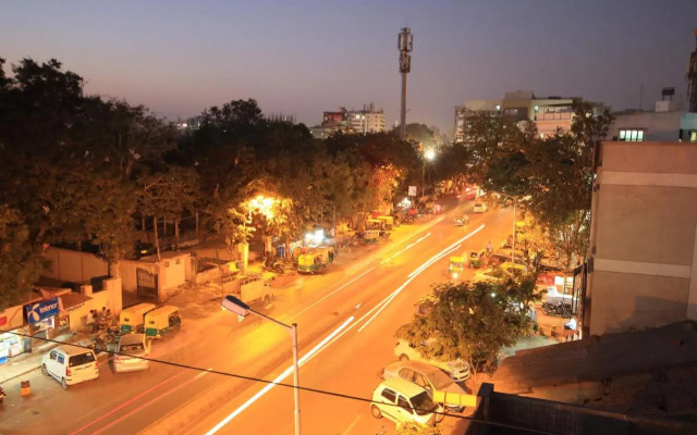 Shri Akshar Hotel