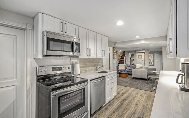 Garden Apartment in a Stately Capitol Hill Victorian House