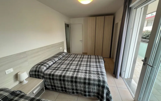 Seaside Flat With Spacious Balcony