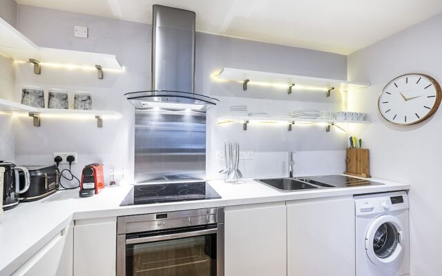 Bridgwalk Apartment by Flexystays