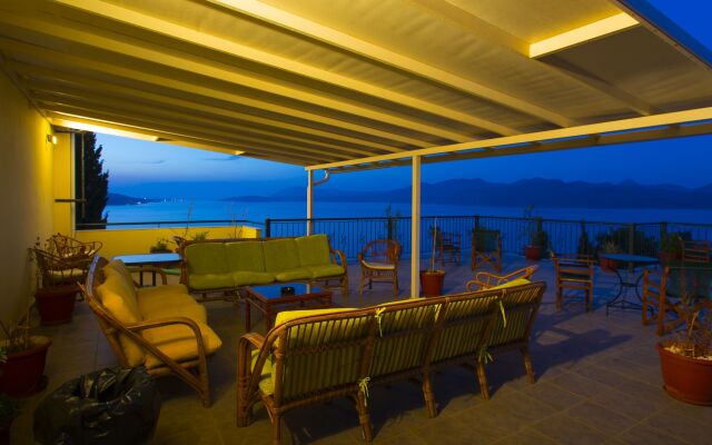 Aliki Hotel