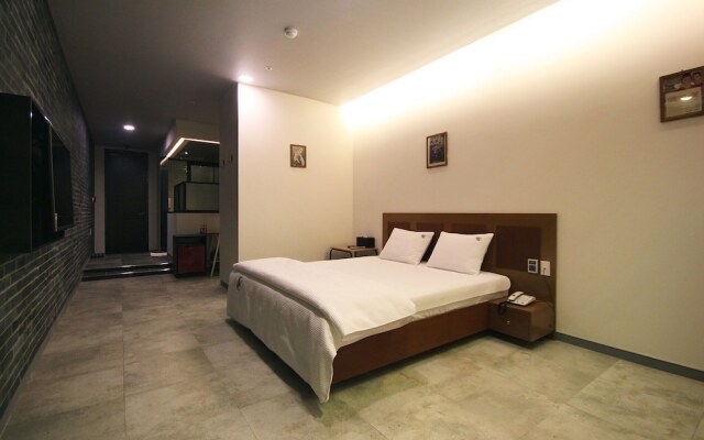 Changwon Masan IVE Hotel