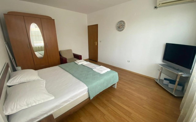 25m FROM THE BEACH!! Luxury Sea Paradise Apartment