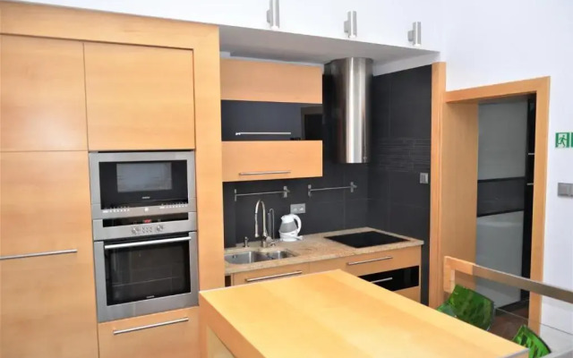 Estate Center Rooms Mokra