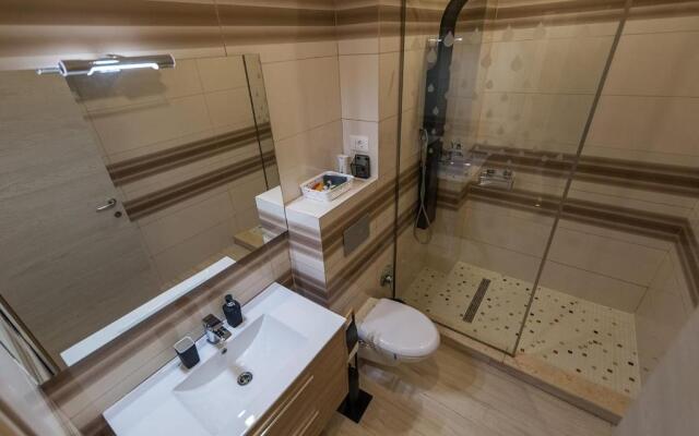 White Tower Mamaia 308