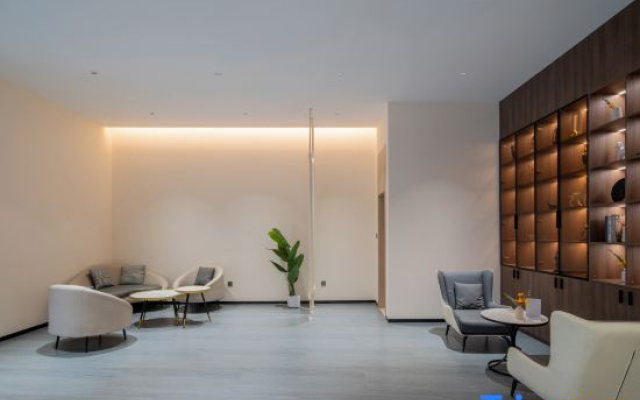 Shine Hotel