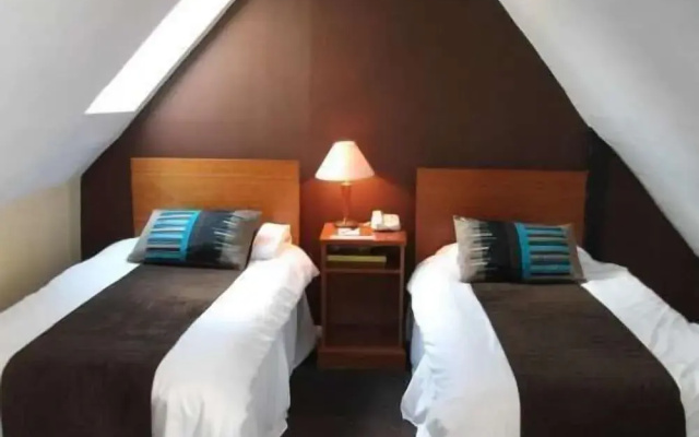 Saffron Hotel