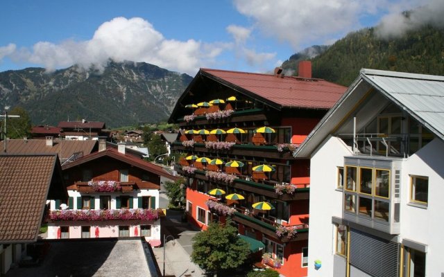 Hotel Tiroler ADLER Bed & Breakfast