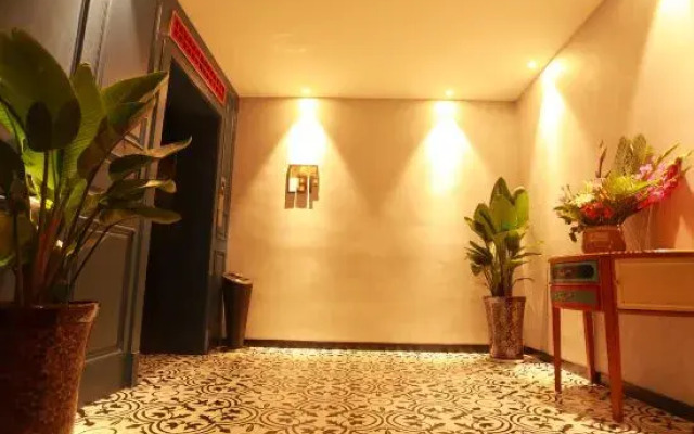 Yujing Saussurea French Style Hotel