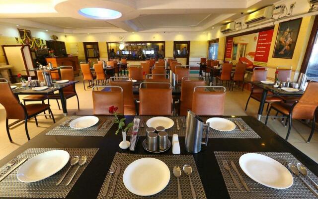 Sri Adhinatha Motel Highway