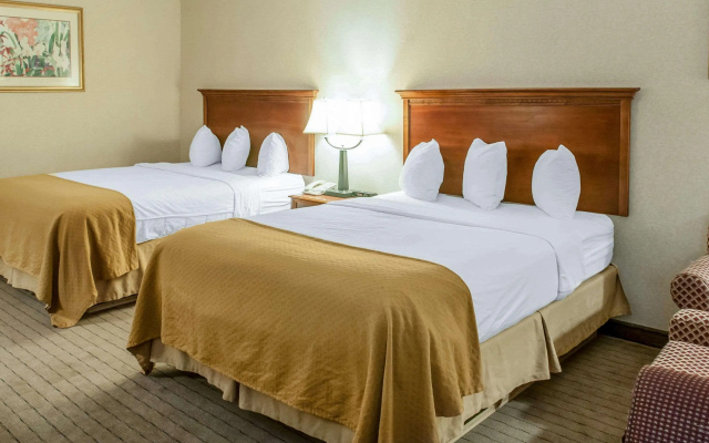 Quality Inn & Suites Grants - I-40