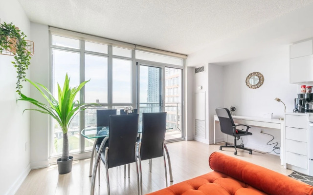 Gorgeous Luxury Condos near the CN Tower
