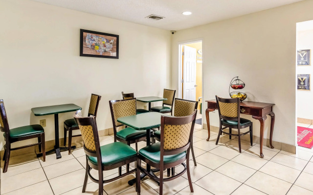 Econo Lodge Glade Springs I-81