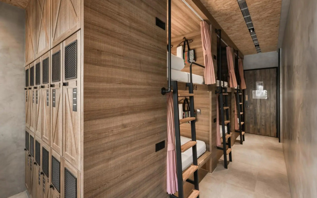 Oinn Hotel & Hostel Tainan
