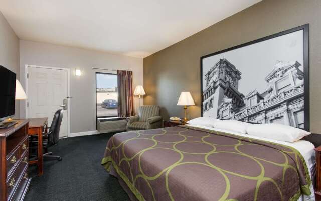 Super 8 by Wyndham Petersburg