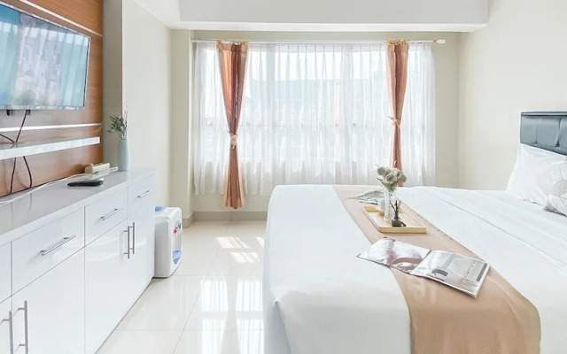 Restful Studio Apartment At Springlake Summarecon Bekasi
