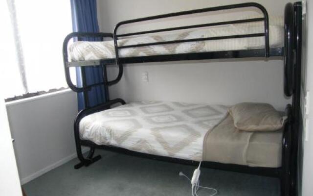 Kowhai Court MOTEL Apartments