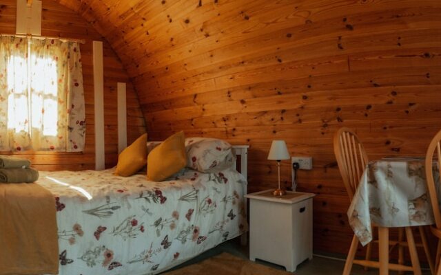 Glamping in Wiltshire the Green Knoll is a Charm