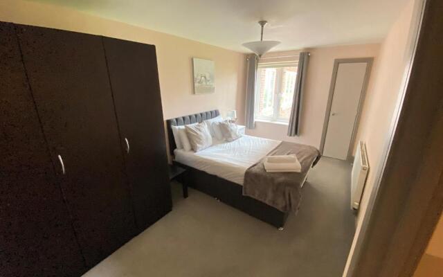 Maidenhead Stylish and Modern 2 bedroom apartment Maidenhead with Pleasant views