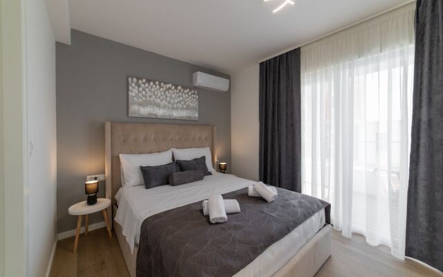 New Luxury Modern Four-bedroom Villa With Pool