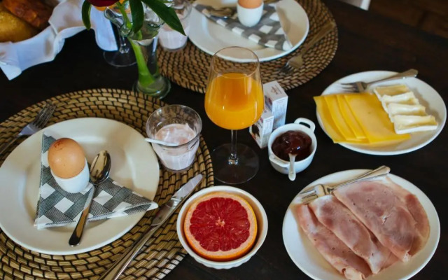 Agapanthus bed and breakfast