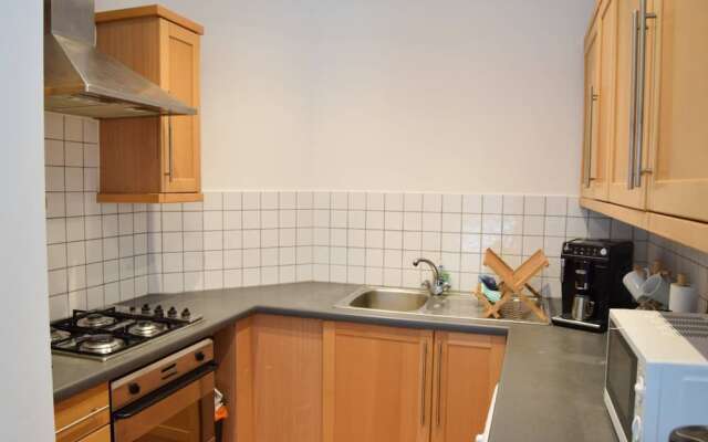 Central and Spacious City of London Apartment